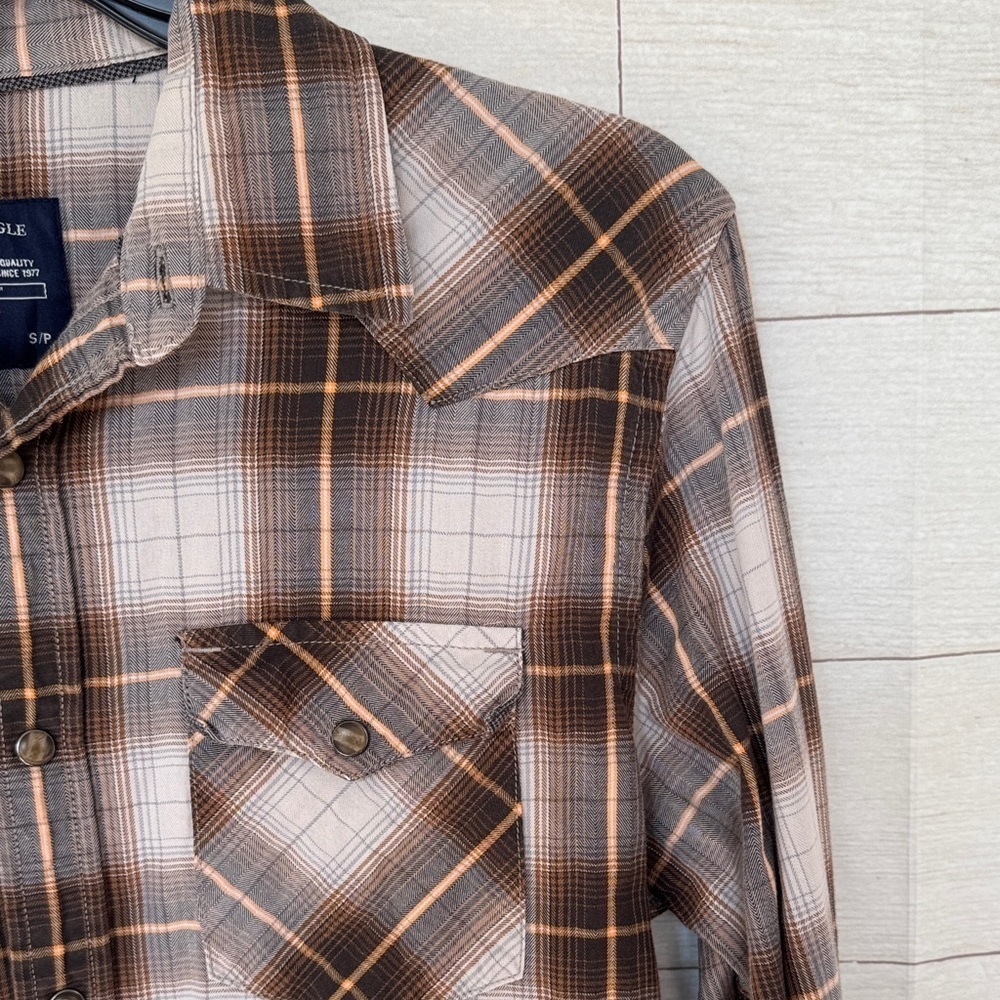 American Eagle Outfitters Brown Plaid button down size small - Picture 3 of 5